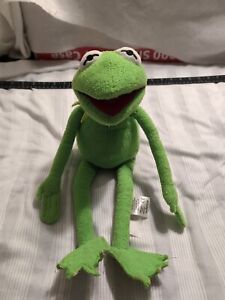 Muppets Most Wanted  Kermit the Frog Plush Disney Store 17" Green Stuffed READ