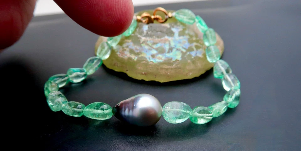 AAAA+ PULSERA PERSONALIZADA ESMERALDA COLOMBIANA Y PERLA DE TAHITÍ - PLACA 24K MUY FINA Foto 1 de 4