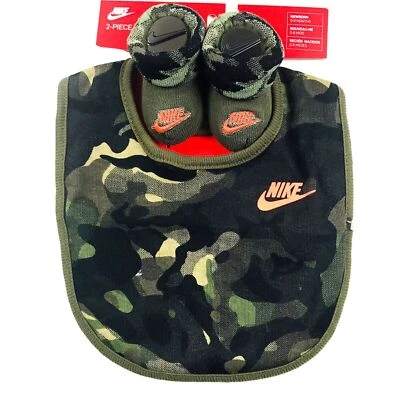 NIKE Bebé Niño 2 piezas Set de Regalo Babero y Botines 2 Piezas Conjunto Infantil 6M Azul Rojo Verde Foto 1 de 4