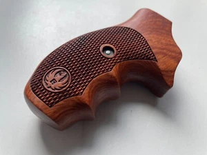 Remade Grip For Ruger SP 101 Checker Hardwood Finger Groove Hardwood decoreate - Picture 1 of 7