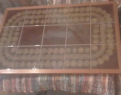 ДАТСКИЙ СОВРЕМЕННЫЙ ХУДОЖЕСТВЕННЫЙ ПЛИТОЧНЫЙ СТОЛИК СЕРЕДИНЫ ВЕКА ДЛЯ КОФЕ/ЕДЫ/СЕРВИРОВКИ/ДИВАНА ИЗ ТИКОВОГО ДЕРЕВА - Изображение 1 из 4