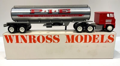 P.I.E. Pacific Intermountain Express Bulk Commodities 1980 Winross 1/64th Truck - Image 1 of 4