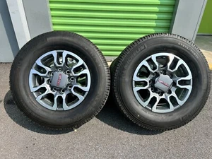 18" GMC Sierra Chevy 2022 Silverado Trail Boss 2500 3500 OEM wheels rims 5949 - Picture 1 of 6