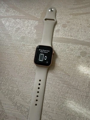 Apple Watch SE (2nd Generation) 40mm Aluminum Case with Sport Band - Starlight - Image 1 of 3