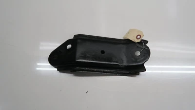 Soporte de subchasis inferior del lado del conductor delantero izquierdo Nissan Quest 2011-2017 OEM Foto 1 de 4