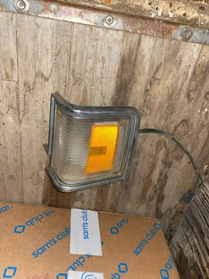 1975-1977? Dodge Royal Monaco Light turn signal corner lamp LH driver's side - Image 1 of 4
