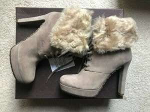 gucci boots fur