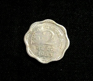 India 1963-B 2 Naye Paise Coin - Picture 1 of 5