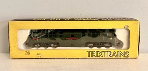 Trix HO / OO Gauge BR Class 52 Locomotive D1004 Western Crusader BR Green - Picture 1 of 5