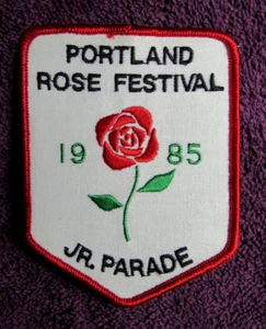 Vintage 1985 PORTLAND OREGON ROSE FESTIVAL JR. PARADE bestickter Rosenaufnäher - Bild 1 von 2