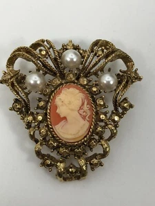 Spilla cammeo in resina vintage spilla rivolta a sinistra perle finte tenuta - Foto 1 di 6