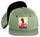 Nebelkind Snapback Cap "Iconic" Oliwkowa zieleń Obraz Ikona z maską sztormową Rozmiary V...