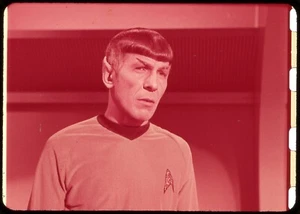 Raro 1967 STAR TREK TOS 35 mm Clip de Película LOS AÑOS MORTALES Viejo Spock B47 - Imagen 1 de 3
