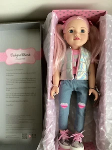 Muñeca Blake Design a Friend 18” Designafriend con pelo rosa nueva muñeca en caja de regalo - Imagen 1 de 9