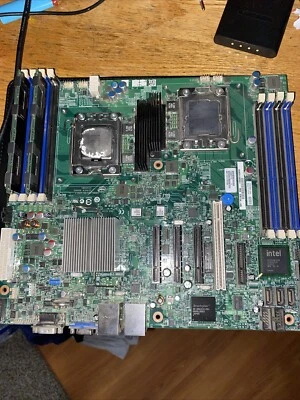 Placa Intel para servidor S5500BC, LGA 1366, con CPU E5520 y 8 GB de RAM Foto 1 de 4