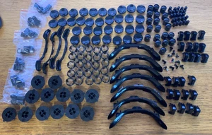 XBOX 360 Ersatzteile für schwarze Controller - große Menge an Teilen - die meisten OEM - Bild 1 von 3