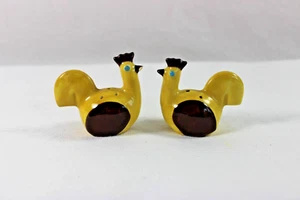 Vintage Yellow and Brown Hen Chicken Salt and Pepper Shakers - Picture 1 of 9