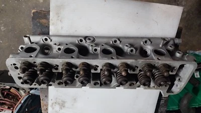 81 380 SL mercedes  R 116 016 34 01 (Right Side ) mercedes benz cylinder head  - Image 1 of 4