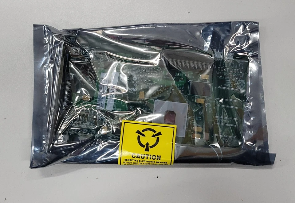 Compaq Series E0B016 Cache RAID Controller Card - Image 1 of 2