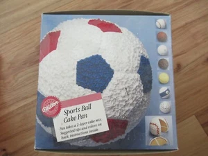 WILTON 3-D 6” PELOTA DEPORTIVA ALUMINIO PASTEL SARTÉN SET BÉISBOL FÚTBOL BALONCESTO GOLF - Imagen 1 de 5