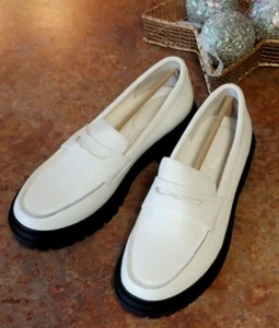QUINCE WOMEN'S LEATHER BONE WHITE PENNY LOAFERS LUG SOLE SIZE 9 NEW IN THE BOX - Picture 1 of 11