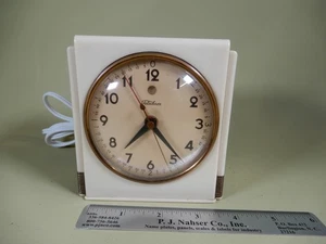 Telechron 8F51  "Advisor" White Vintage Clock & Timer Great Condition New Cord - Picture 1 of 7