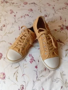FatFace Canvas Trainers. Size 9. Excellent Condition. Completely Unmarked - Picture 1 of 6