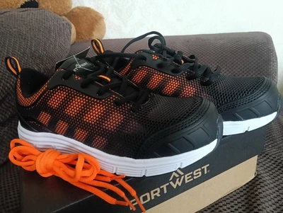 Work Safety Boots  Steelite Tove Trainer S1P, FT15BKO46 - Image 1 of 4