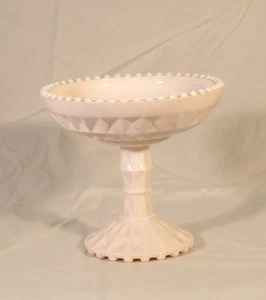 So hübsche rosa Milchglas Bonboniere auf Sockel Vintage MCM 50er Jahre - Bild 1 von 4