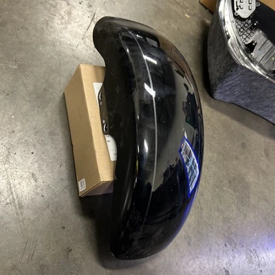 Harley-Davidson Softail Fat Boy 2018 guardabarros delantero 58900267 usado dañado Foto 1 de 4
