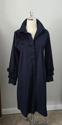 НОВЫЙ С ЯРЛЫКАМИ CHICO'S SHIERT ПЛАТЬЕ 3D ЦВЕТОЧНЫЙ АППЛИКАЦИЯ КНОПКА ЗАКРЫТЬ LS ТЕМНО-0,5 США 6 $159 - Изображение 1 из 4