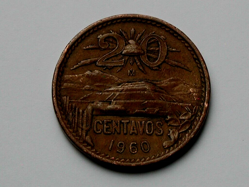 Moneda de 20 centavos México 1960 circulada y tonificada con pirámide del sol Foto 1 de 2