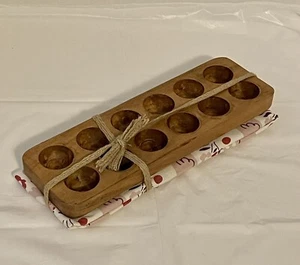 Wooden Egg Tray With Hand Towel - Picture 1 of 6