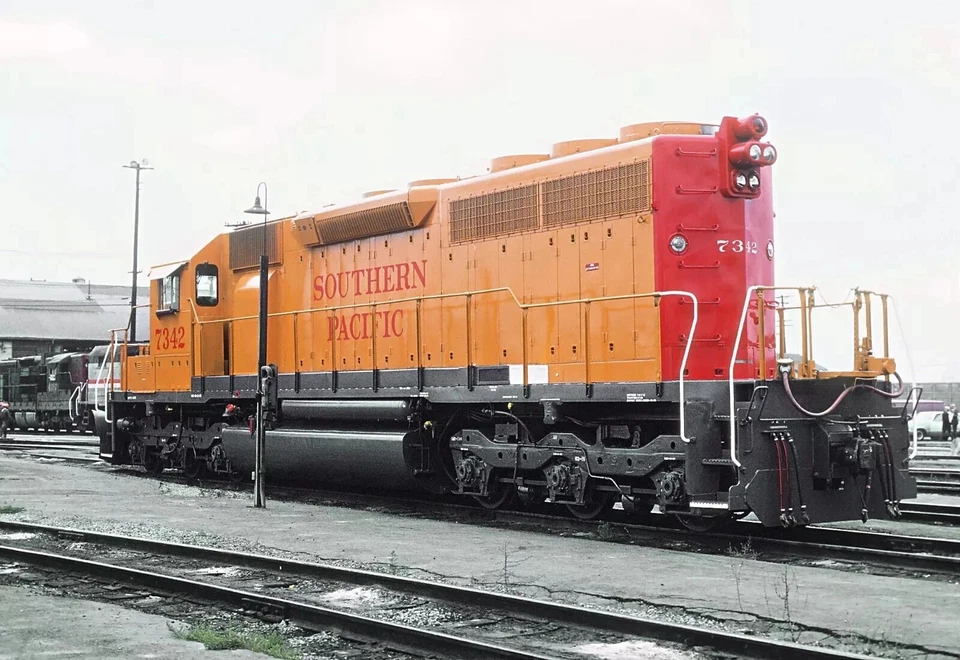 Southern Pacific EMD SD40R No. 7342 West Oakland CA December 1980 8.5 x 11 Photo - Image 1 of 1