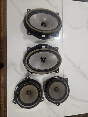 Juego de altavoces delanteros, traseros para conductor y pasajero Toyota Avalon 2005-2010 OEM Foto 1 de 2