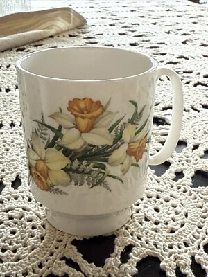 Floral Royal Windsor England Fine Bone China Mug - Image 1 of 4