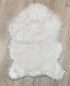 Alfombra suave de lujo piel de cordero sintética blanca favorita de los bloggers - Imagen 1 de 4