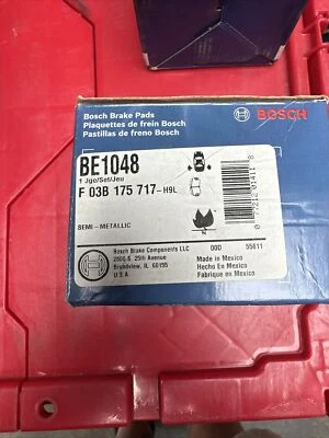 Juego de pastillas de freno de disco - pastillas de freno traseras azules Bosch BE1048 para Pontiac GTO 2004 Foto 1 de 2