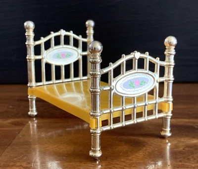 Mueble cama vintage para casa de muñecas Mattel 1980 Foto 1 de 4