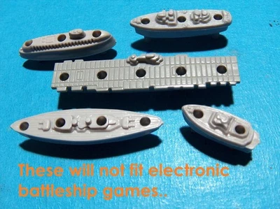 BATTLESHIP Game replacement parts pieces - 5 Ships Boats Submarine Battleships - Image 1 of 3