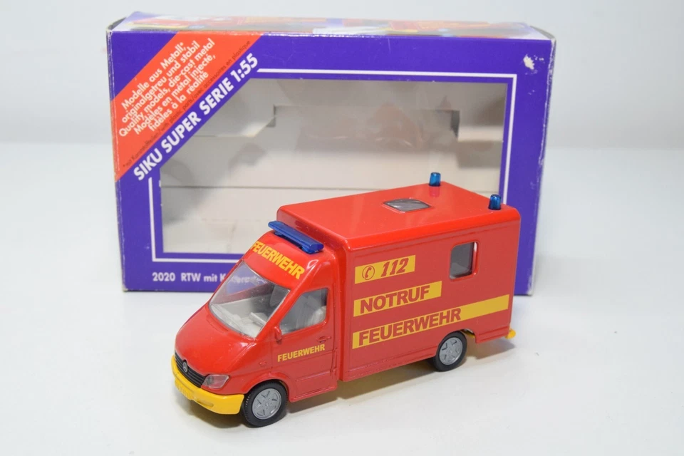 B67 1:55 SIKU 2020 MERCEDES-BENZ RTW CON MALETERO FURGONETA DE RESCATE BOMBEROS SIN USAR, EN CAJA 2 Foto 1 de 4