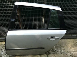 SPORTELLO PORTA POSTERIORE SINISTRA RENAULT LAGUNA SW ANNO 2005 COLORE GRIGIO - Imagen 1 de 1