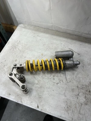 Suspensión de amortiguador trasero Suzuki DRZ400S - Stock Showa 2003 DRZ 400 OEM Link Dog Foto 1 de 4