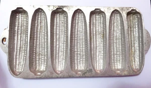 Vintage Cast Aluminum Cornbread 7 Corn Cod Stick Pan Griswold - Picture 1 of 3