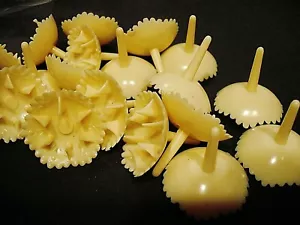 De colección - 15 Soporte para velas de pastel de cumpleaños hechas en Portugal en la década de 1950 - + - Imagen 1 de 3