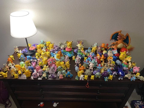 HUGE Vintage Pokemon Figure Lot Cover