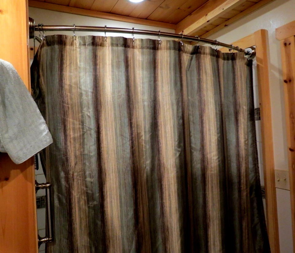 NUEVO - Cortina de Ducha Metro Luxe Rayas Estampado Metálico 70 X 72" Foto 1 de 4