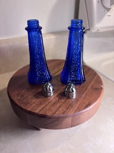 Vintage Cobalt Blue Mayfair Depression Glass Salt & Pepper Shakers Silver Lids - Picture 1 of 6