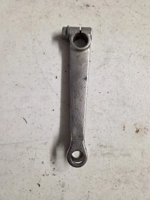 94 - 02  2001 Honda Magna VF750 rear drum brake arm  - Image 1 of 2