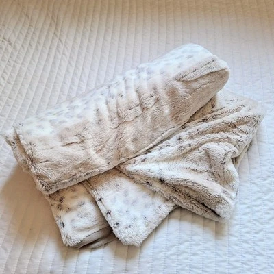 DKNY Leopardo de las Nieves Imitación Piel Neutra Tiro Manta Suave 50x60 Foto 1 de 4